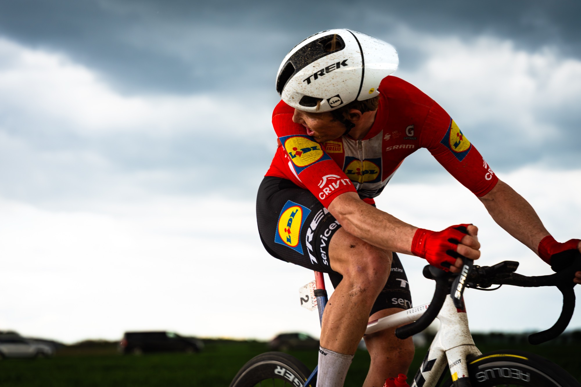Amstel Gold Race — riders in the Limburg hills