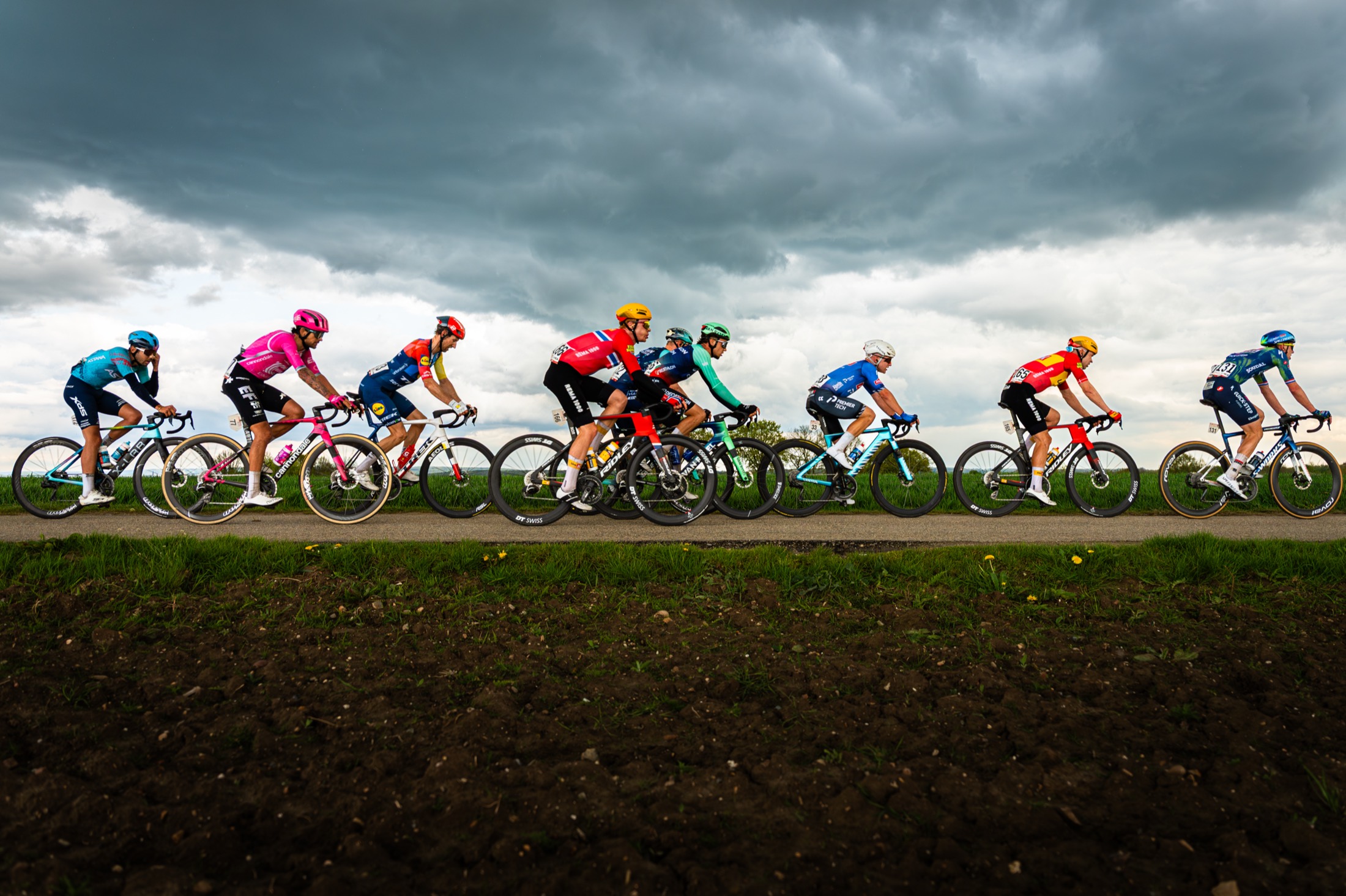 Amstel Gold Race — the peloton up close